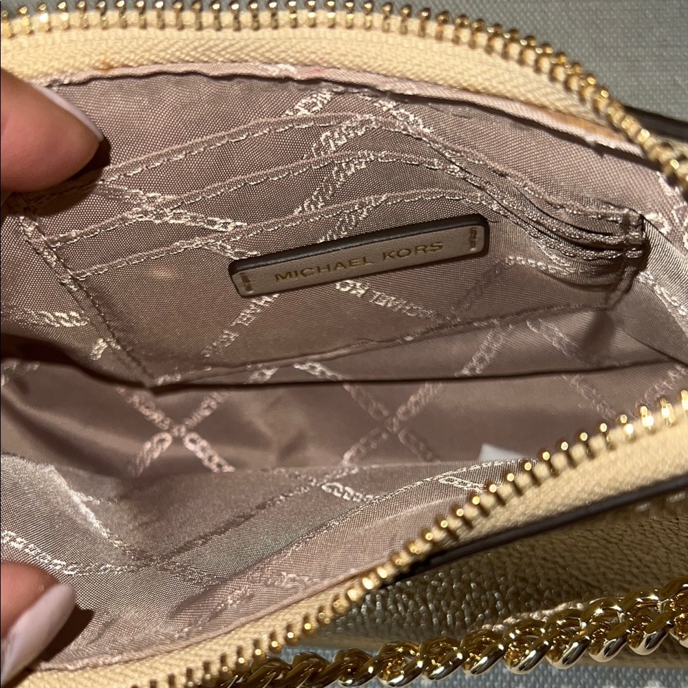 MICHAEL Michael Jet Set Charm Pouchette - Picture 5 of 6